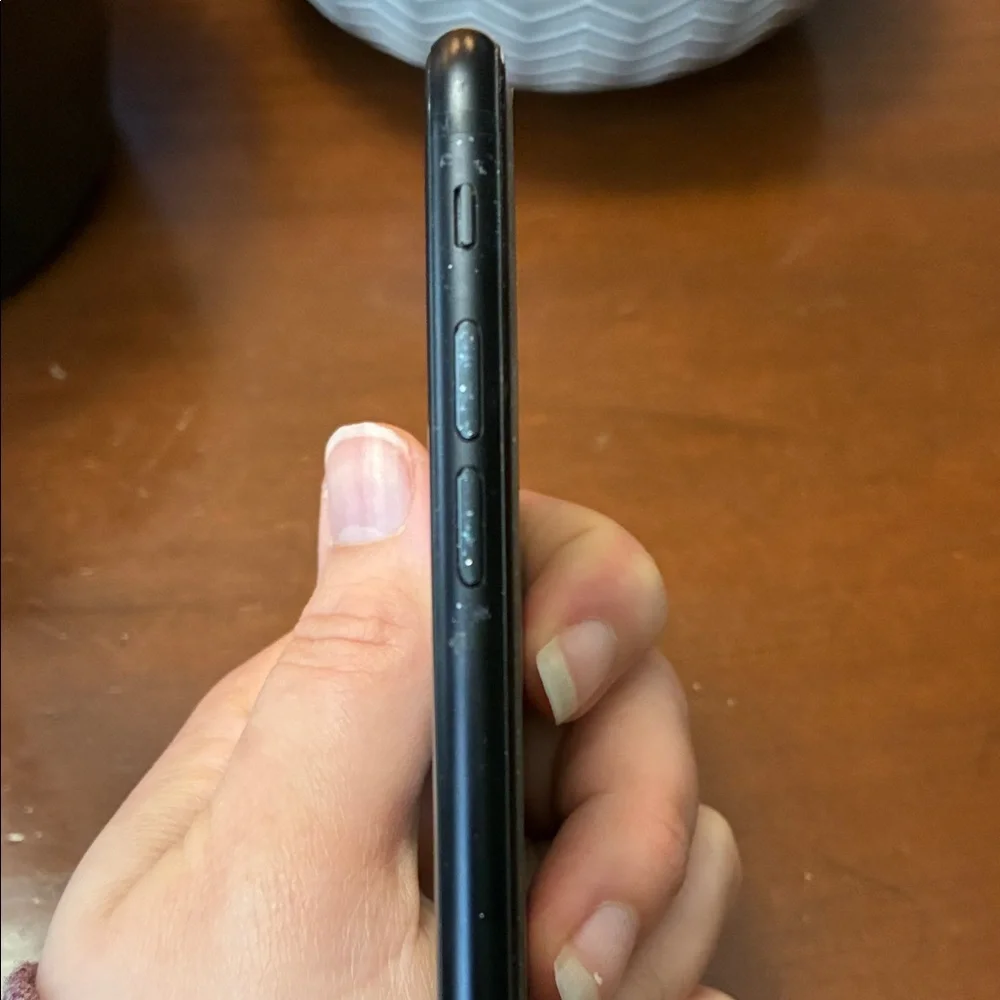 Apple iPhone SE (2022) Black with Clear Case